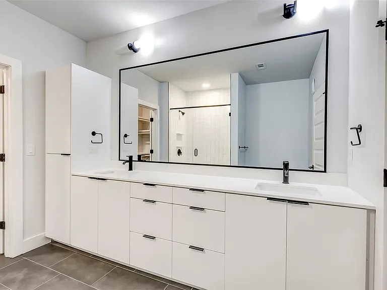 2500 Longview St #402 — Photo 16