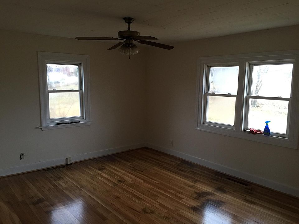 2nd image of 5225 Summit Dr