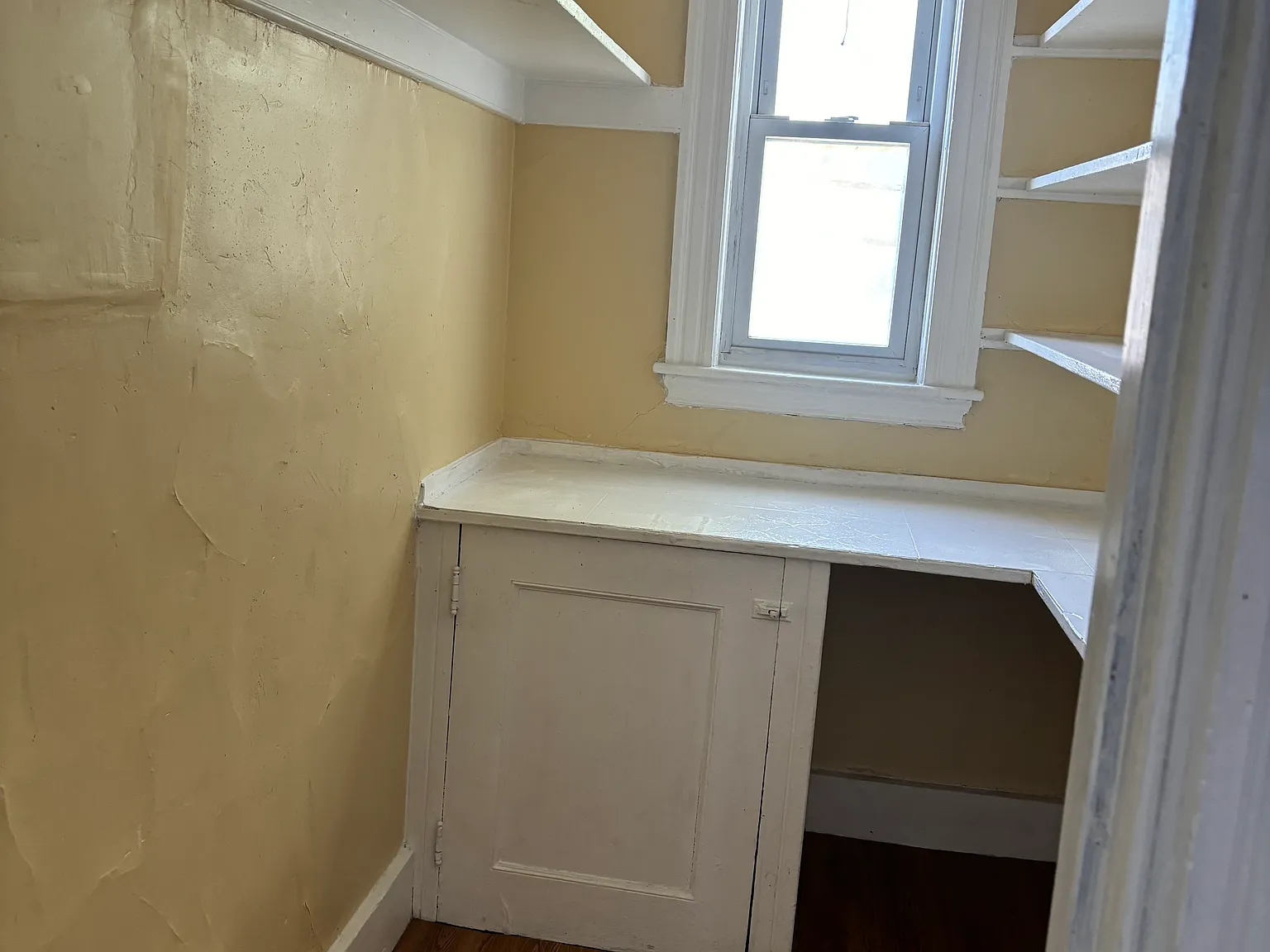 3 bed, 1200 sqft, $4,500 — Photo 2
