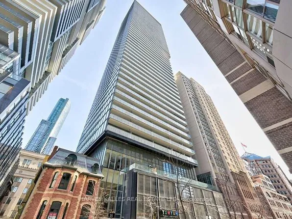 15 Grenville St #3009, Toronto, ON M4Y 0B9