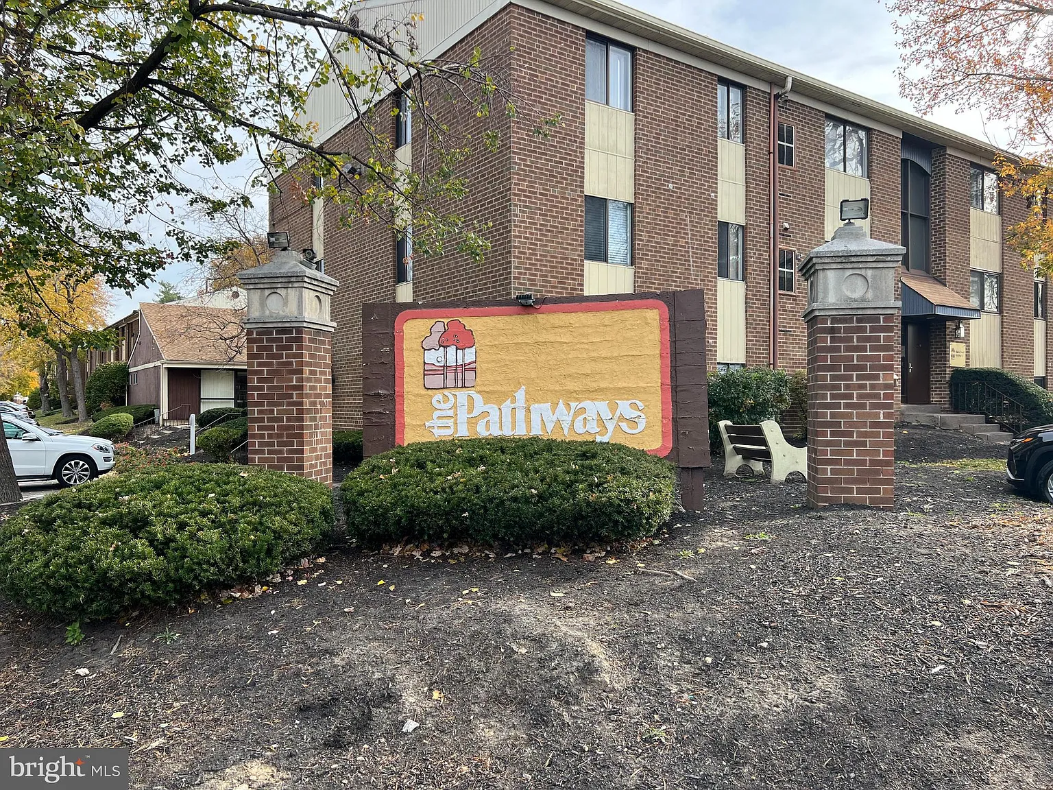 1 bed, 1.0 bath, 654 sqft, $1,250 — Photo 2