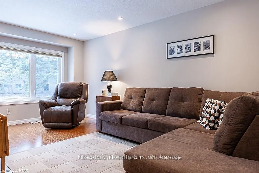2 bed, $2,600 — Photo 2