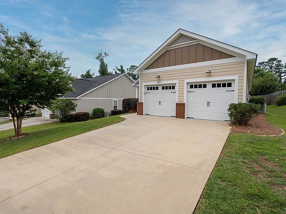 3rd image of 2583 Halleck Ln
