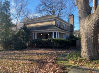 4 Clinton Ave, Ridgewood, NJ 07450