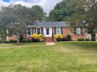831 Thackston Dr, Spartanburg, SC 29307