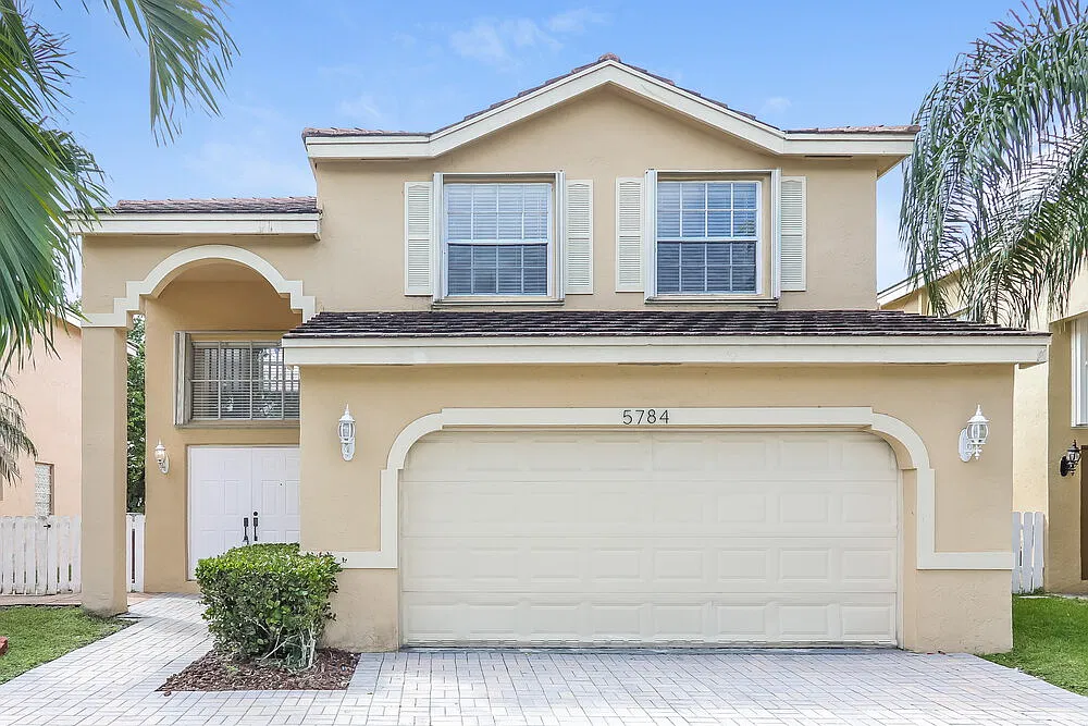 3 bed, 2.5 bath, 1757 sqft, $4,880 — Photo 1