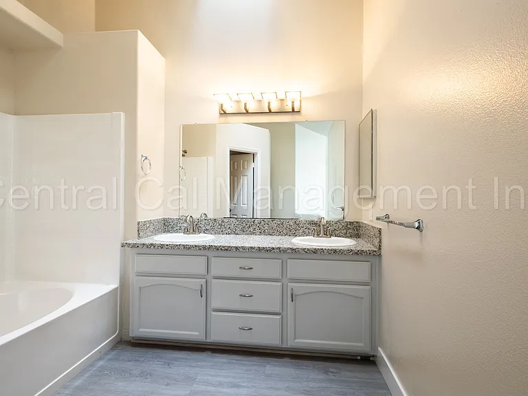 6101 Aruba Ct — Photo 26