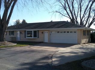 1160 Kelly Ln, Dubuque, IA 52003