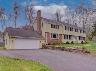 1 Somerset Ln, Simsbury, CT 06070
