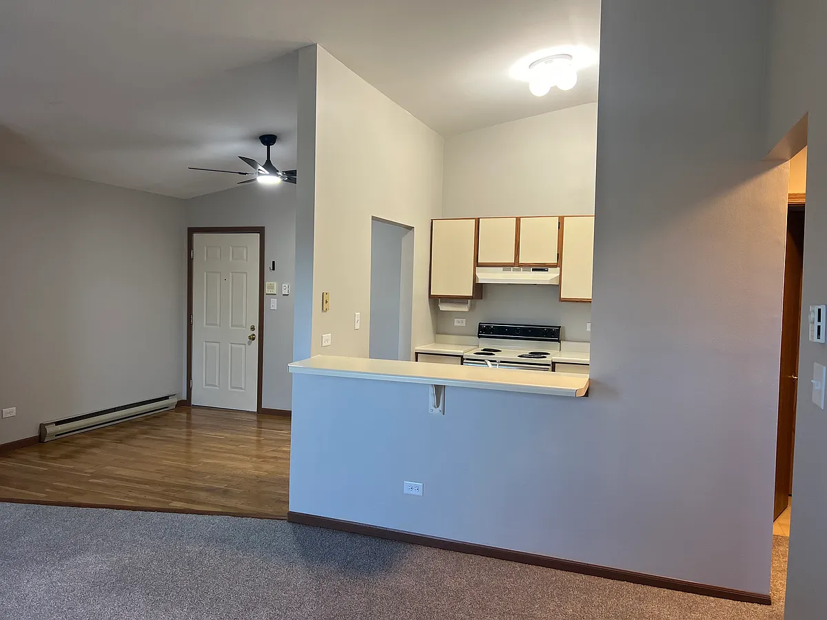 Building Photo - 4305 W Shamrock Ln #3B