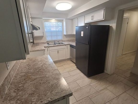 4th image of 4015 Wendy Dr