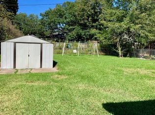 736 Royal Ave, Port Neches, TX 77651
