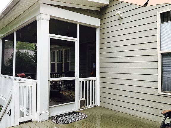 PRIVATE SCREEN ROOM & DECK 