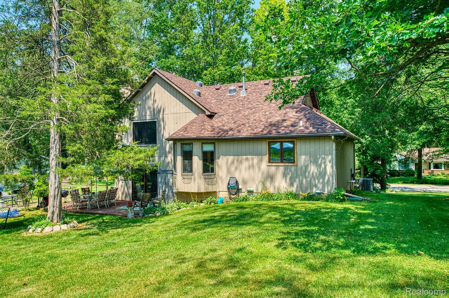 464 Fairwood Rd photo 1