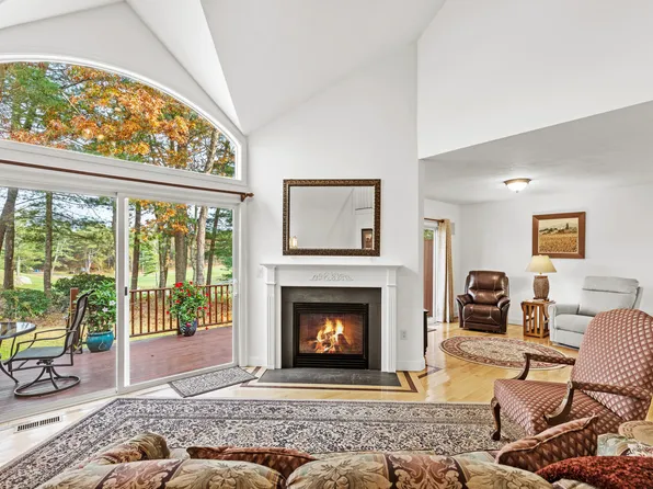 13 Laurel Hill Court UNIT 13, Bourne, MA 02532