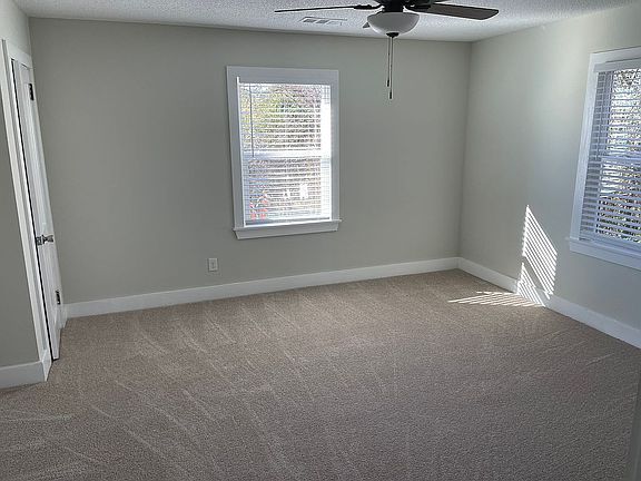 3rd image of 310 25th Ave E