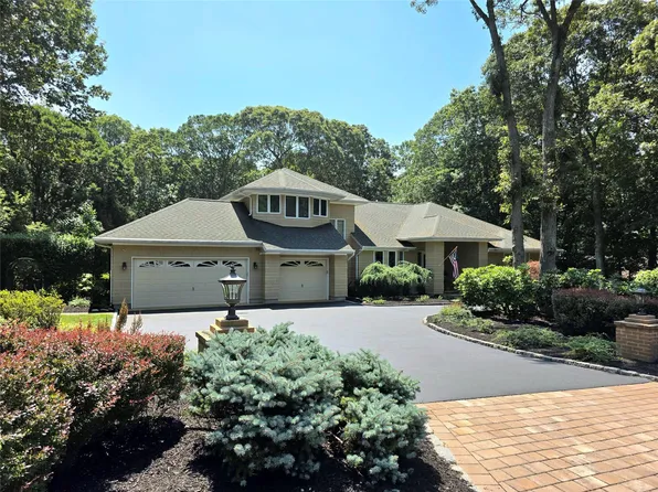 6 Ring Neck Court, Wading River, NY 11792