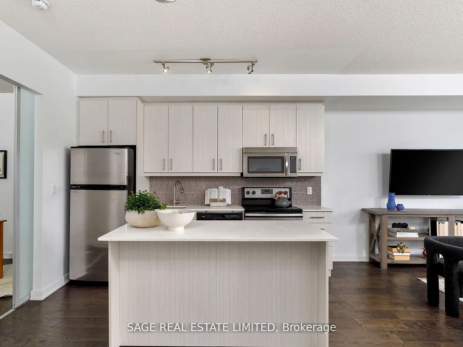 2 bed, $2,800 — Photo 2