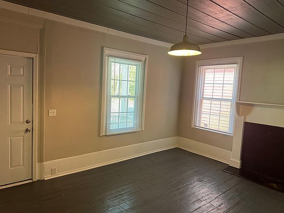 3rd image of 258 Walker St