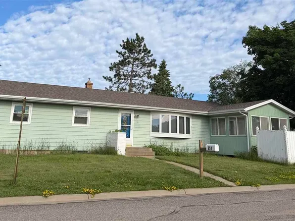951 1st Ave NE, Chisholm, MN 55719