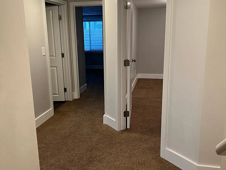 570 Horrocks Dr — Photo 15