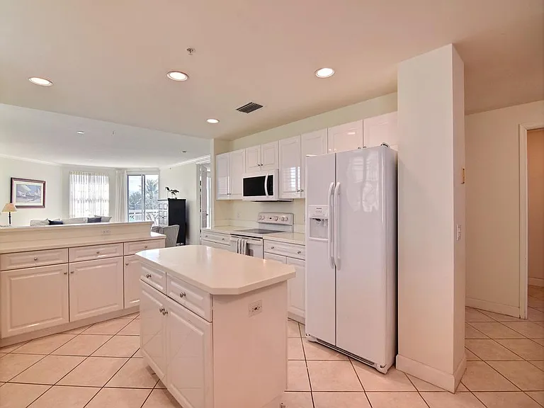940 Turtle Cove Ln #210 — Photo 9
