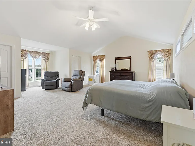 11406 Rolling Green Pl — Photo 22