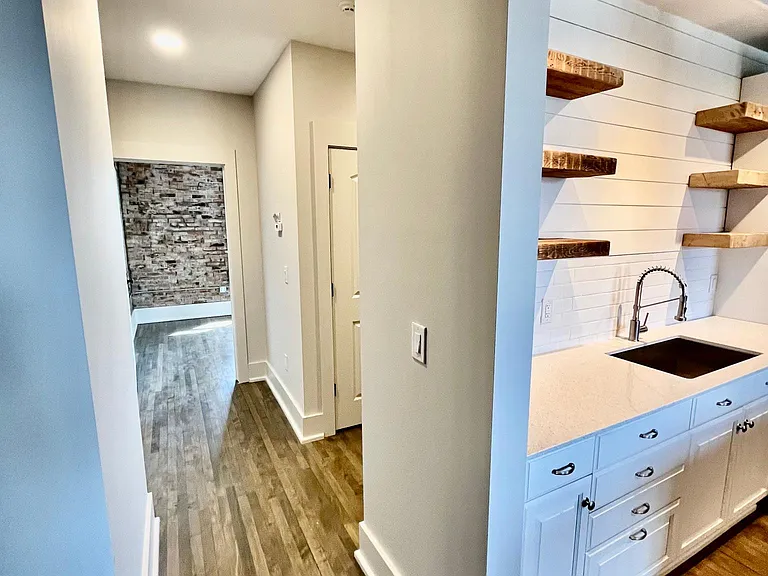 101 S Main St #301 — Photo 10