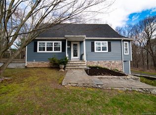 37 Highland Dr, Middlebury, CT 06762