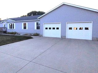 614 4th Ave NE, Sleepy Eye, MN 56085