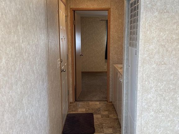3rd image of 10472 99th St