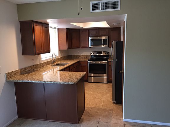 4th image of 102 E 14th St APT A