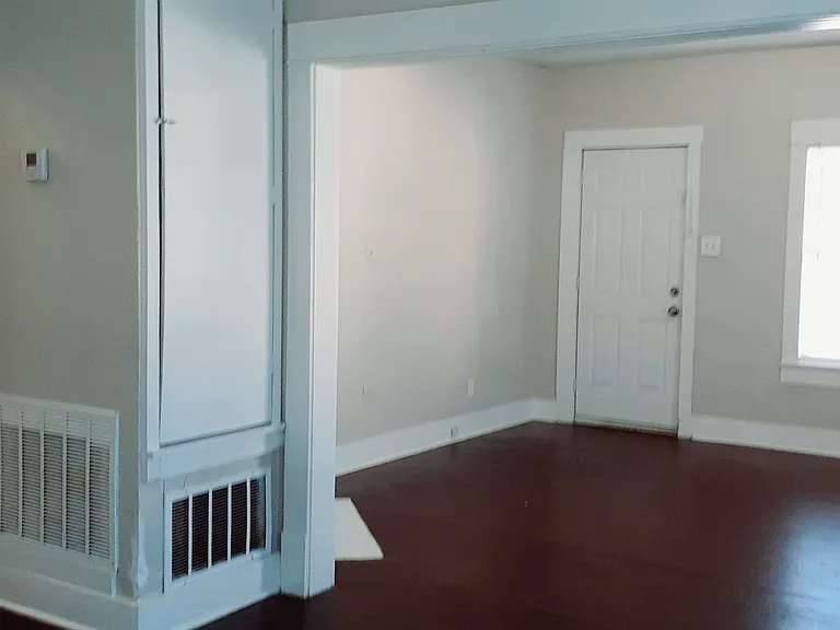 1325 Hurley Ave — Photo 5