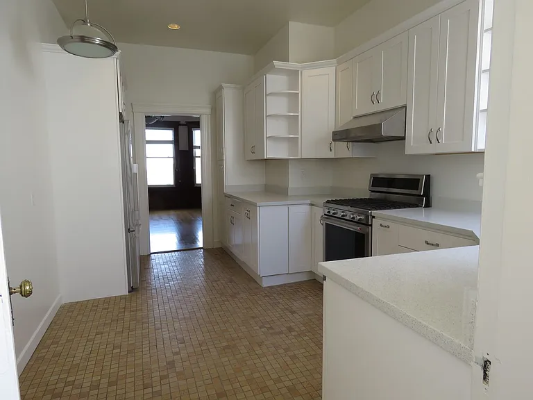 819 Ashbury St — Photo 20