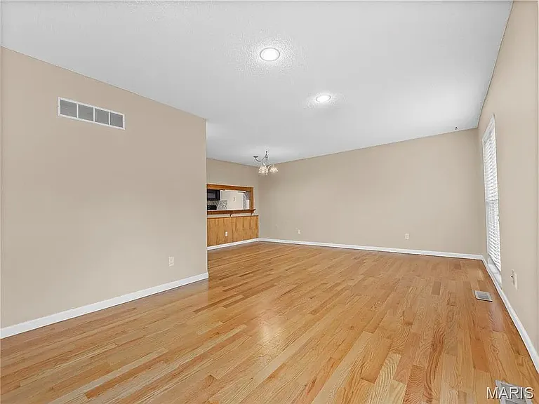 10473 Corbeil Dr — Photo 6