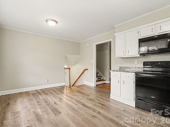5th image of 5931 Amity Pl