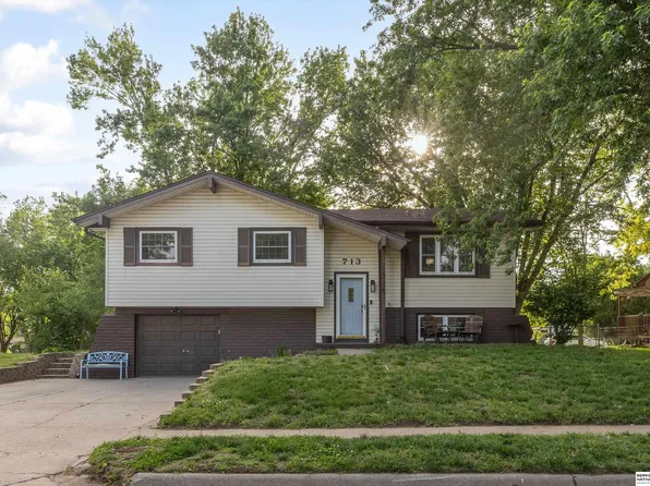 713 N 12th St, Blair, NE 68008