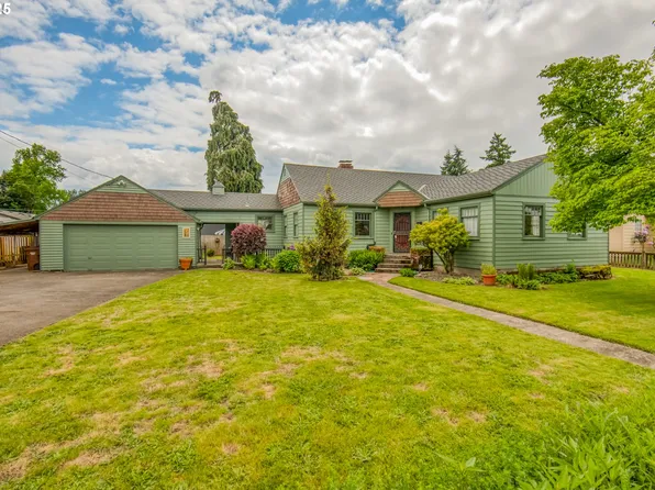 381 W Berkeley St, Gladstone, OR 97027