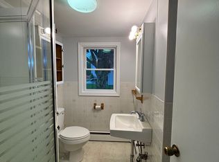 1 Hotchkiss St #5, Berlin, CT 06037