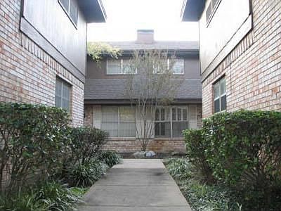 1st image of 956 Chateau Valee Cir