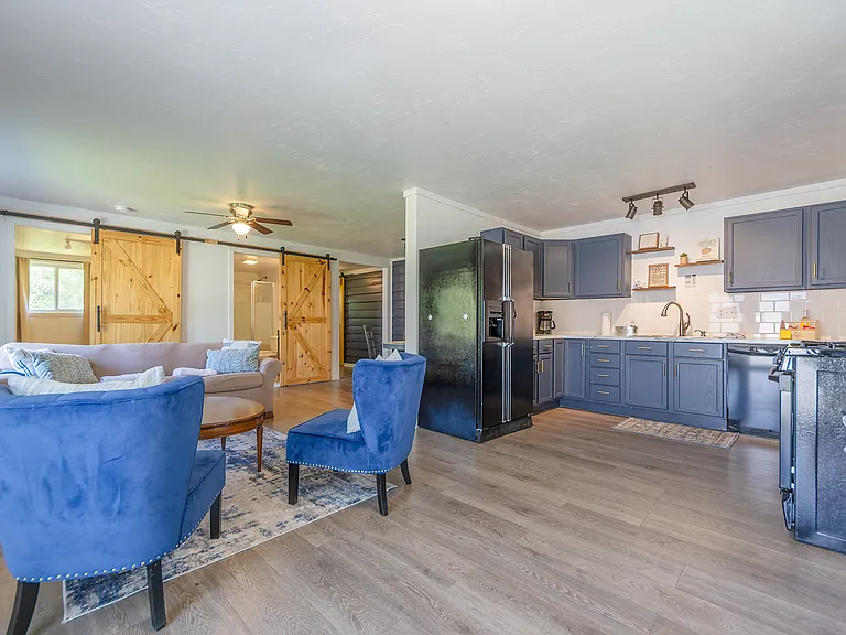 2906 Blue Star Hwy #2 — Photo 3