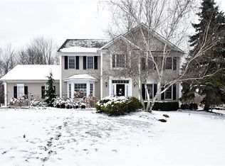 460 Walnut Ridge Trl, Aurora, OH 44202