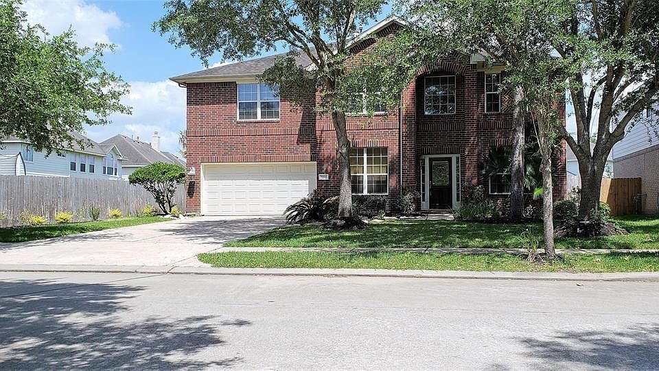 1st image of 7215 Wooded Lake Ln