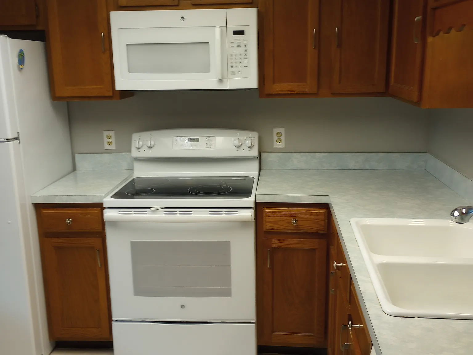 2 bed, 975 sqft, $1,200 — Photo 2