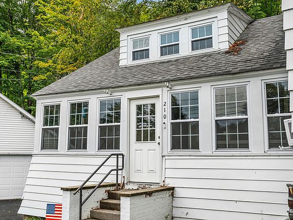 5th image of 210 Middle Street