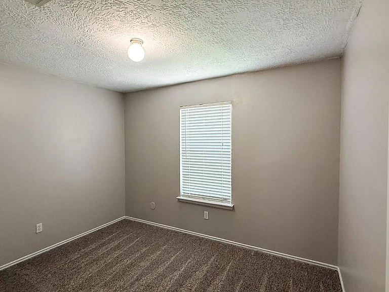 503 Willow West Dr — Photo 15