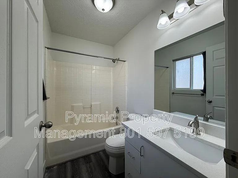 3178 S 945 E #B — Photo 15
