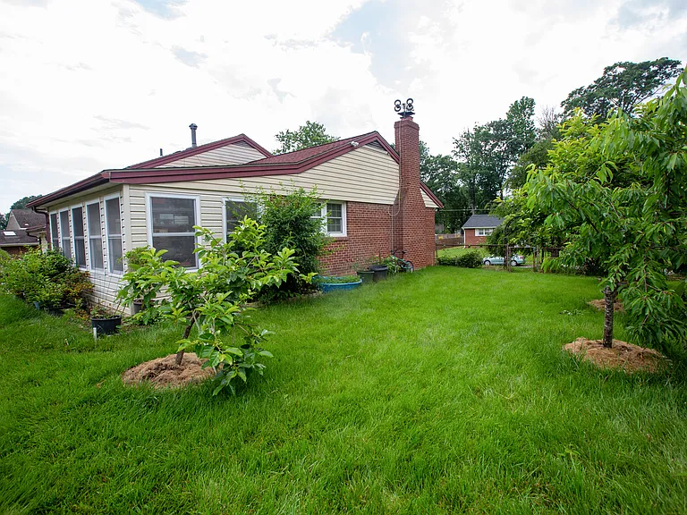 6741 Bostwick Dr — Photo 3