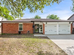 635 S Waxahachie St, Mansfield, TX 76063