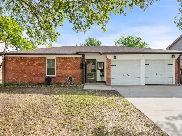 635 S Waxahachie St, Mansfield, TX 76063